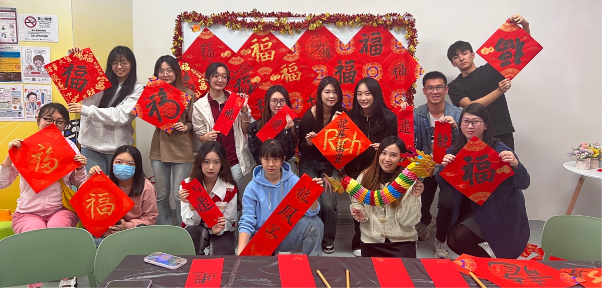 MUST Dormitory Residents Unite to Decorate for the Spring Festival