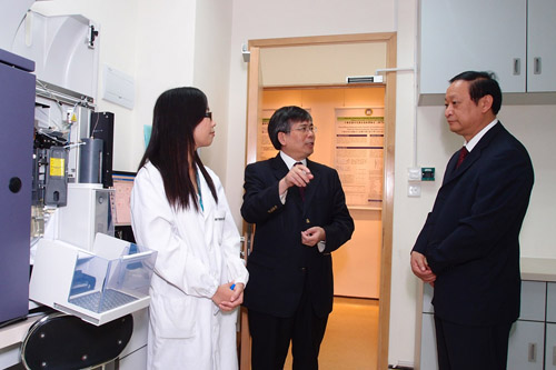 Vice Minister Wang visited State Key Laboratory of Quality Research in Chinese Medicine（MUST）