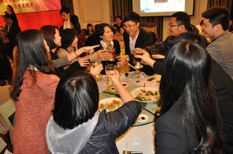 大學藝術團-國標隊校友共同敬祝蔣瀟玲老師