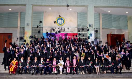 2011-2012人文艺术学院毕业典礼新闻稿