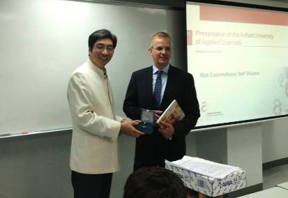 德國安哈爾特應用技術大學副校長一行來我校交流訪問2