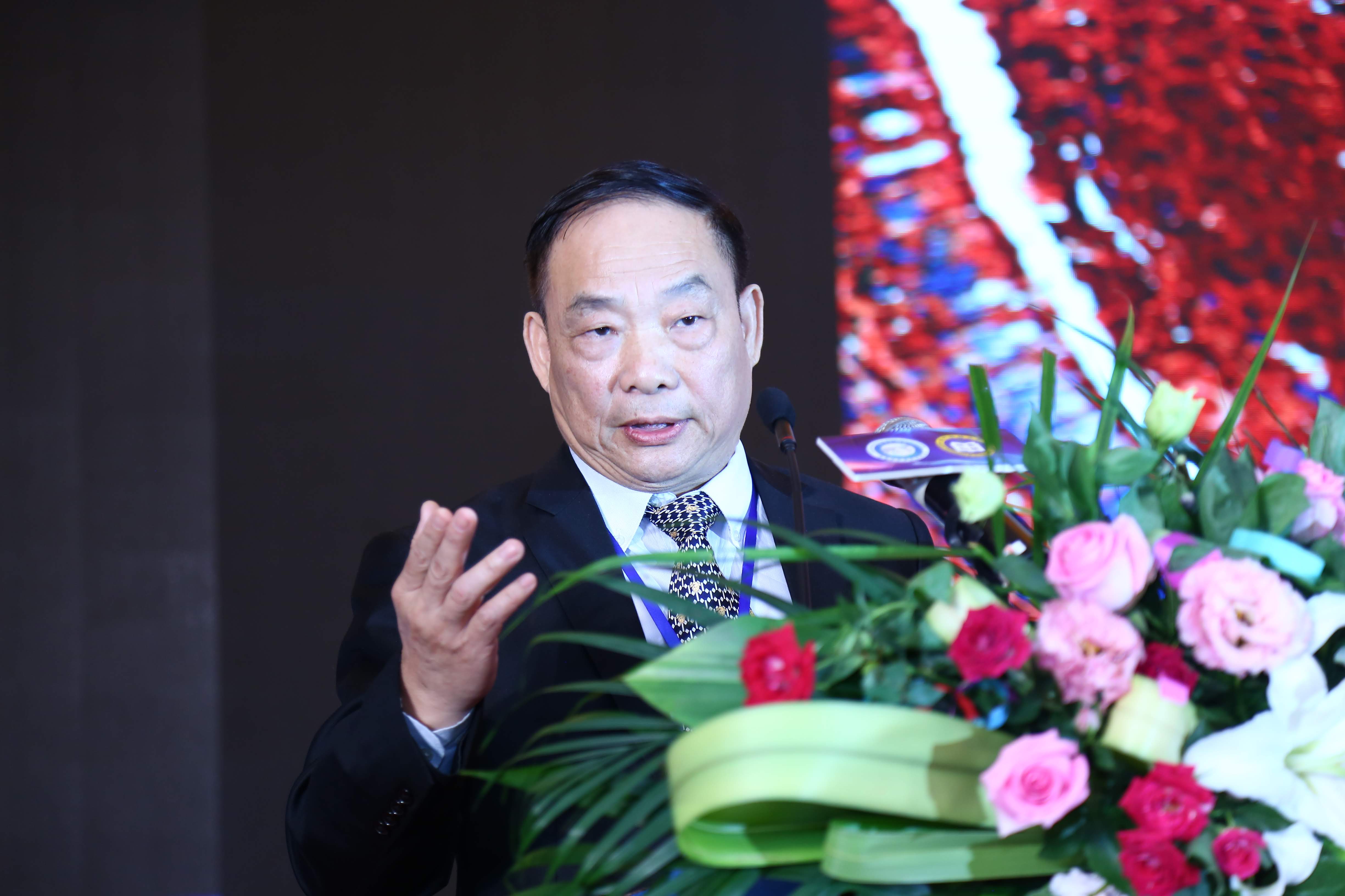 专委会顺利产生了第二届理事会,由刘良当选为新一届事理会会长,徐强