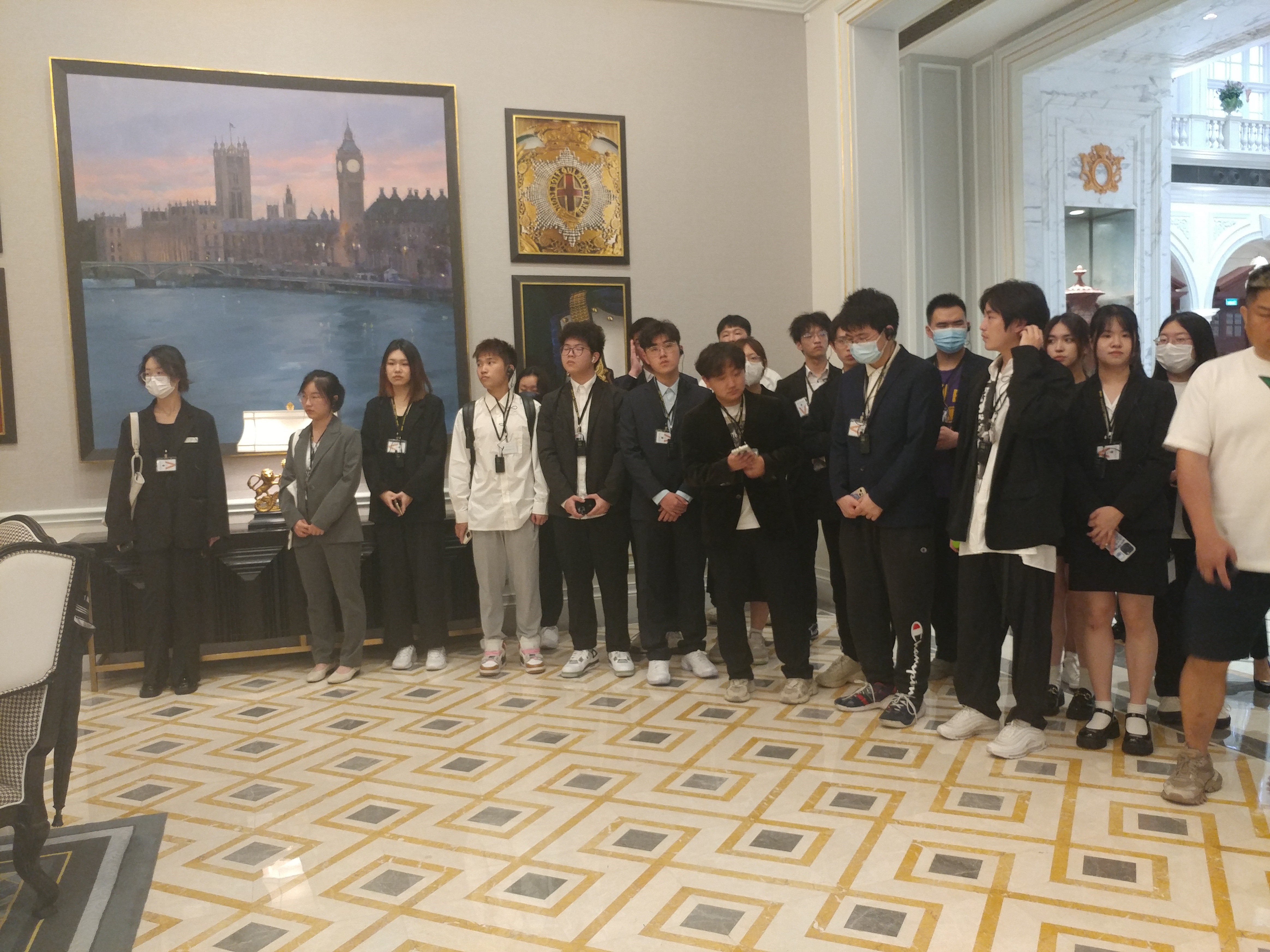 Front office of Londoner