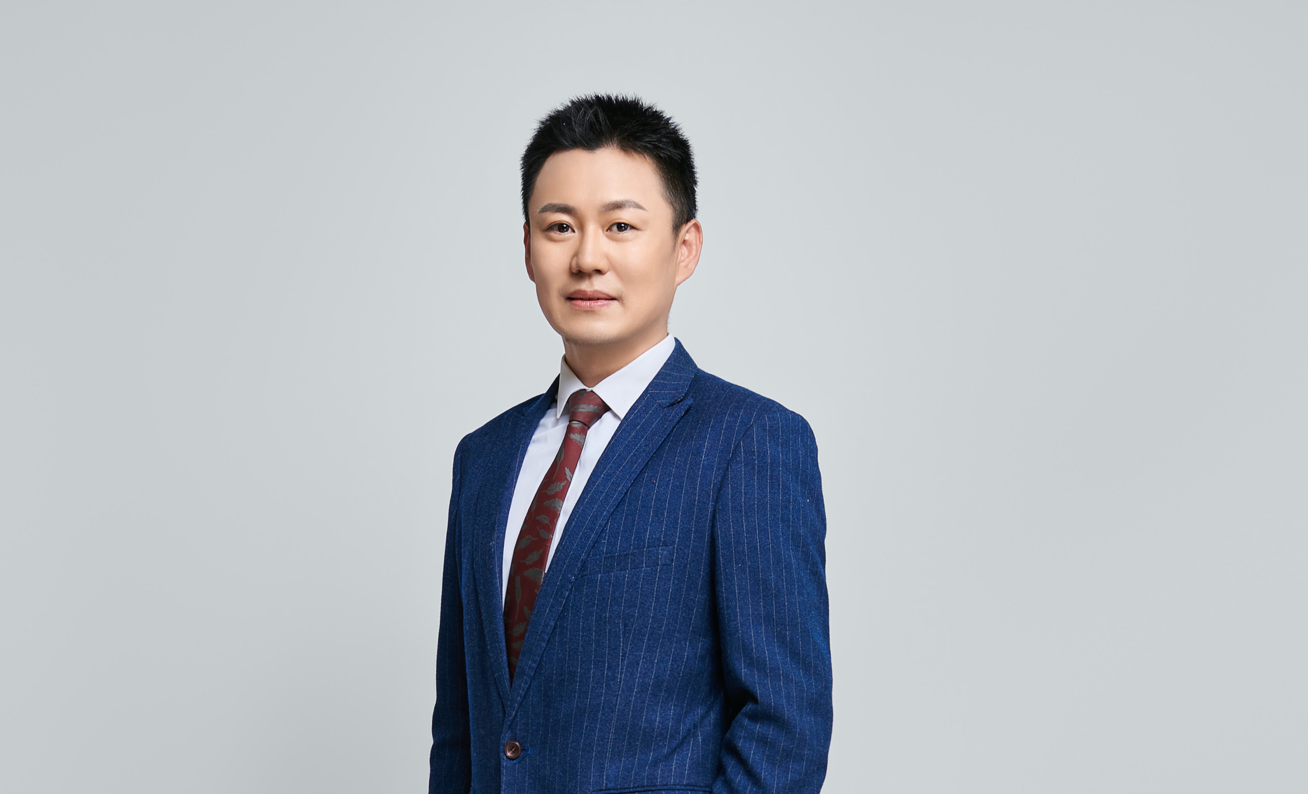 王灵恩 个人照 3