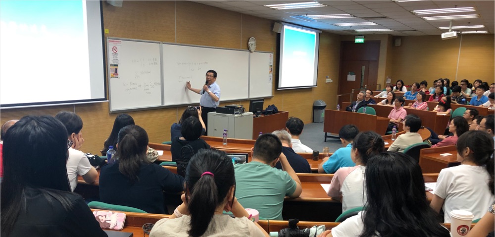 Distinguished Chinese mathematician professor Zhang YiTang visited FI