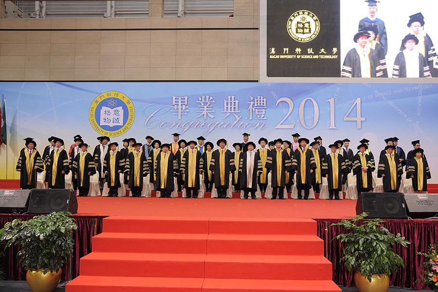 graduate-2014-01