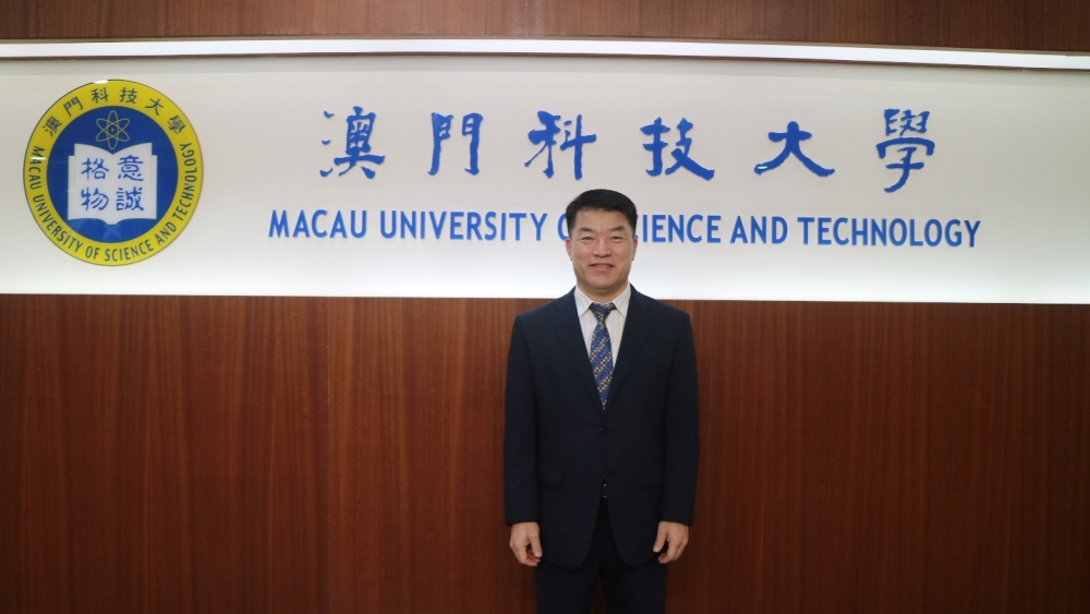 李鼎烈教授