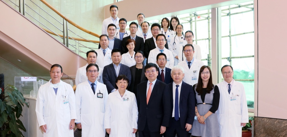 Academician Liu Liang, Director of the State Key Laboratory of Quality Research in Chinese Medicines, and his delegation visited Macao Kiang Wu Hospital 27/7/2021