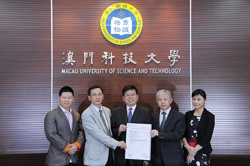 Group photo with Chair Professor Liu Liang and the research team