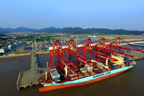 “21世紀海上絲綢之路”重點方向是從中國沿海港口過南海至印度洋，延伸至歐洲；從中國沿海港口過南海到南太平洋。